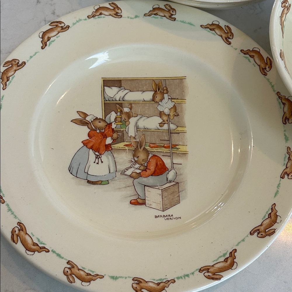 Bunny Plate with Brown Rabbit Border